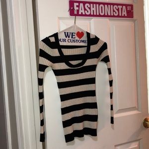 Black and bone color long sleeve shirt.